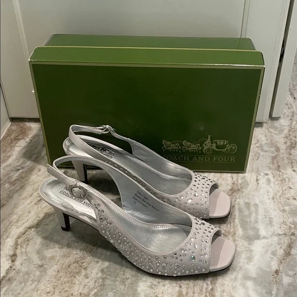 Coach and Four Women's Silver Slingback Heels - Picture 1 of 9